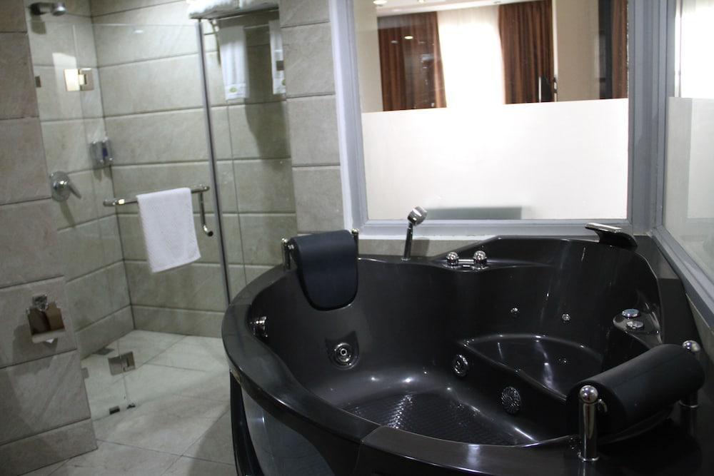 City Center Hotel Mawalih Екстер'єр фото