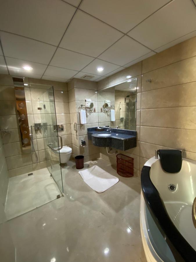 City Center Hotel Mawalih Екстер'єр фото